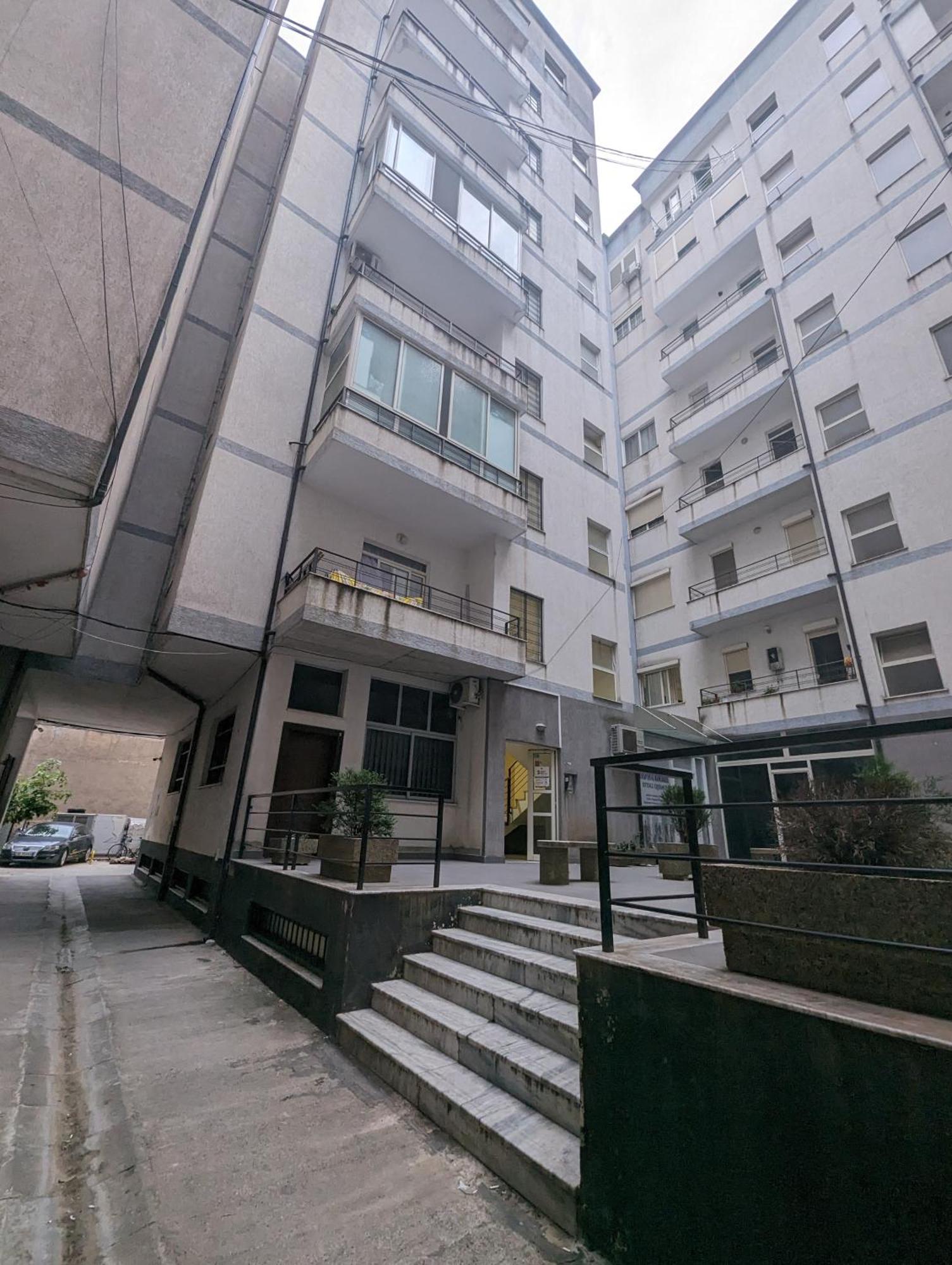 Arbi'S Apartment ชโคเดอร์ ภายนอก รูปภาพ